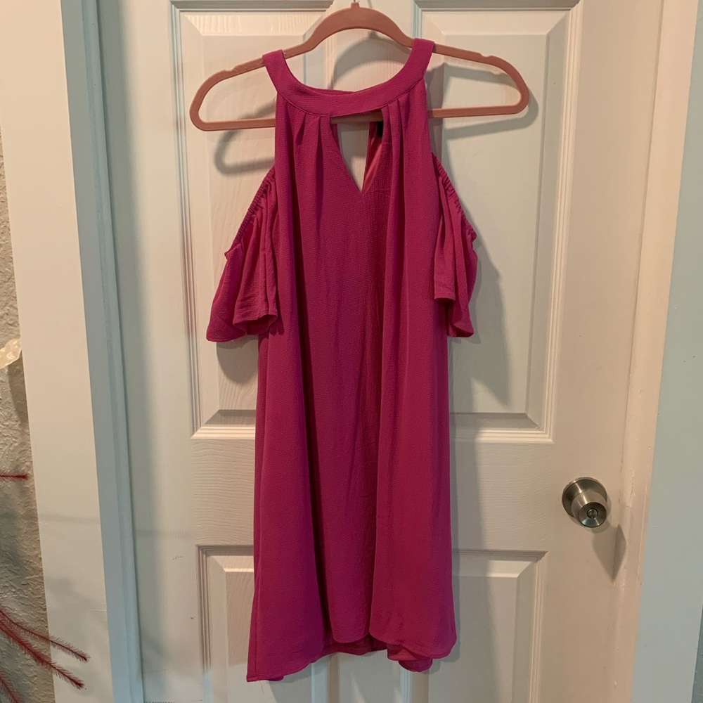 Adorable pink shift dress with open shoulders